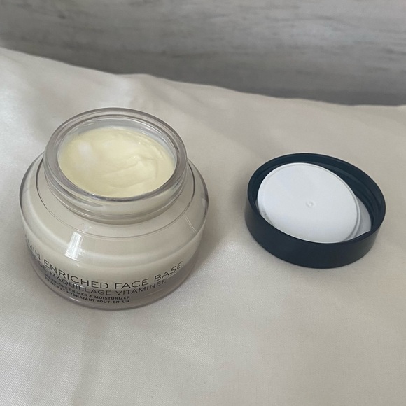 Vitamin Enriched Face Base Moisturizer Bobbi Brown - Picture 3 of 3